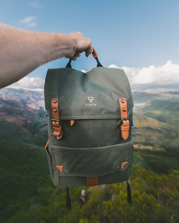 photo-1491637639811-60e2756cc1c7